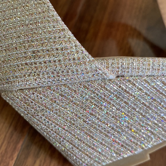 Sparkly dress sandals. Size 7 - Picture 3 of 3